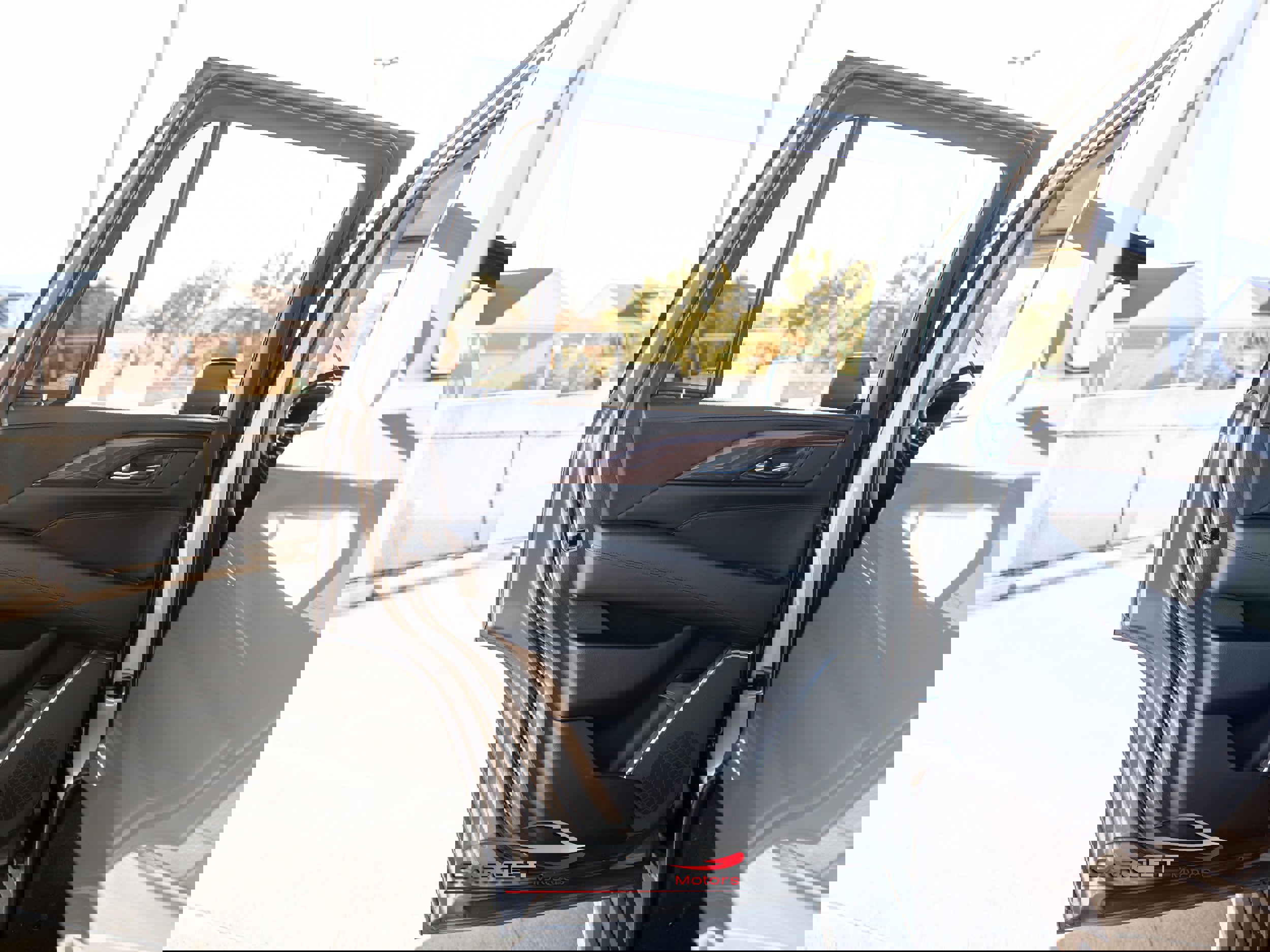 Used 2020 Cadillac Escalade Premium Luxury image 43