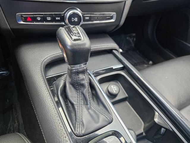 Used 2017 Volvo S90 T5 Momentum w/ Convenience Package FWD image 18