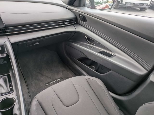 Used 2025 Hyundai Elantra Sport FWD image 15