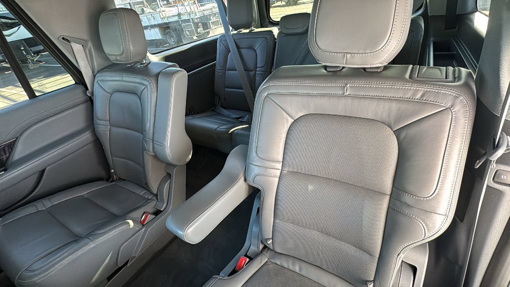 Used 2021 Lincoln Navigator L Reserve w/ Luxury Package AWD/4WD image 23