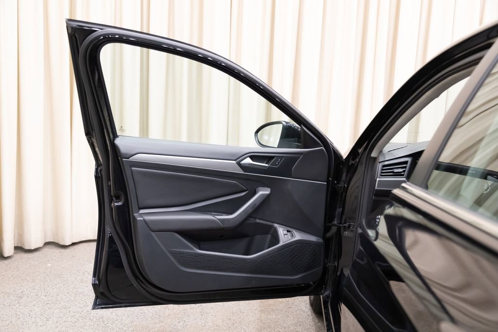 Used 2021 Volkswagen Jetta S image 8