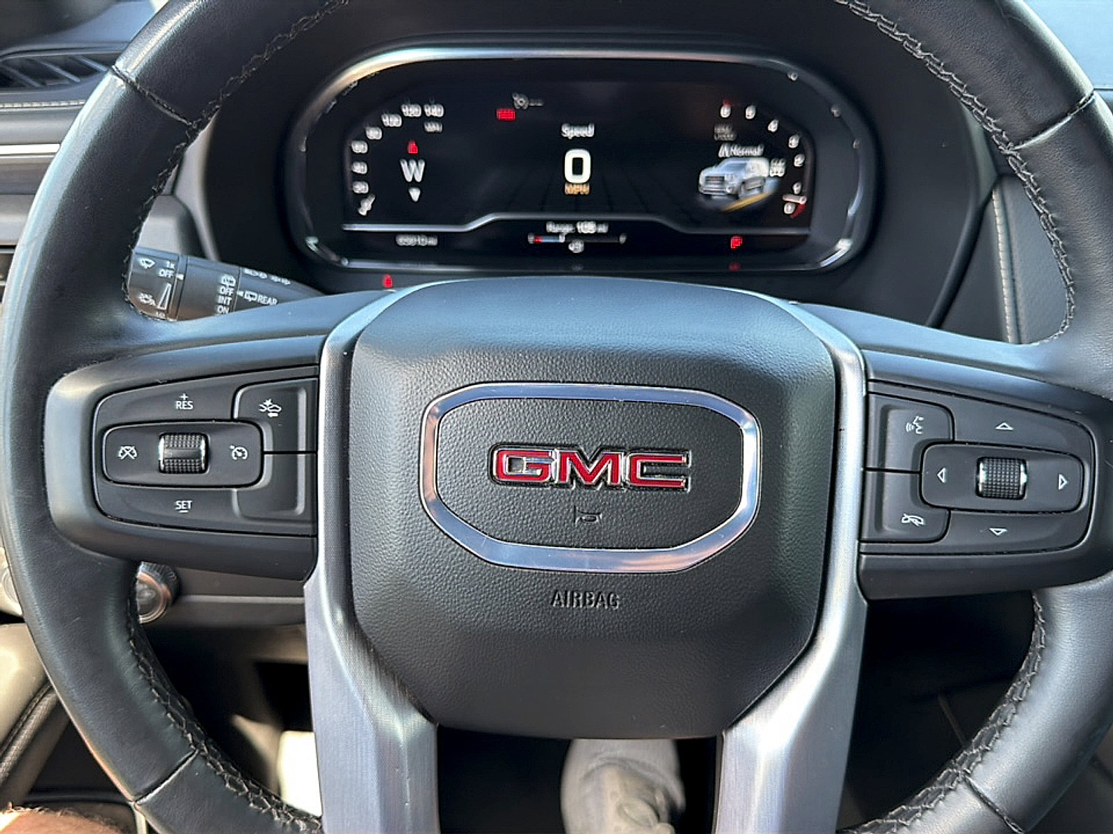 Used 2024 GMC Yukon SLT AWD/4WD image 21