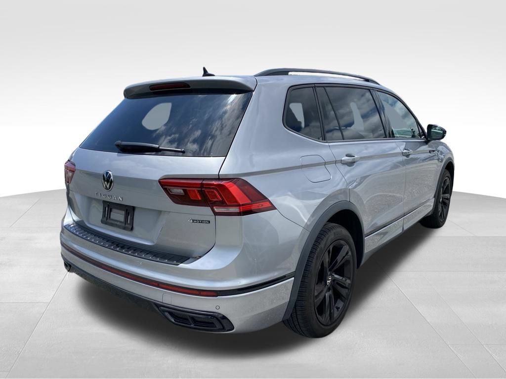 Used 2024 Volkswagen Tiguan SE R-Line AWD/4WD image 13