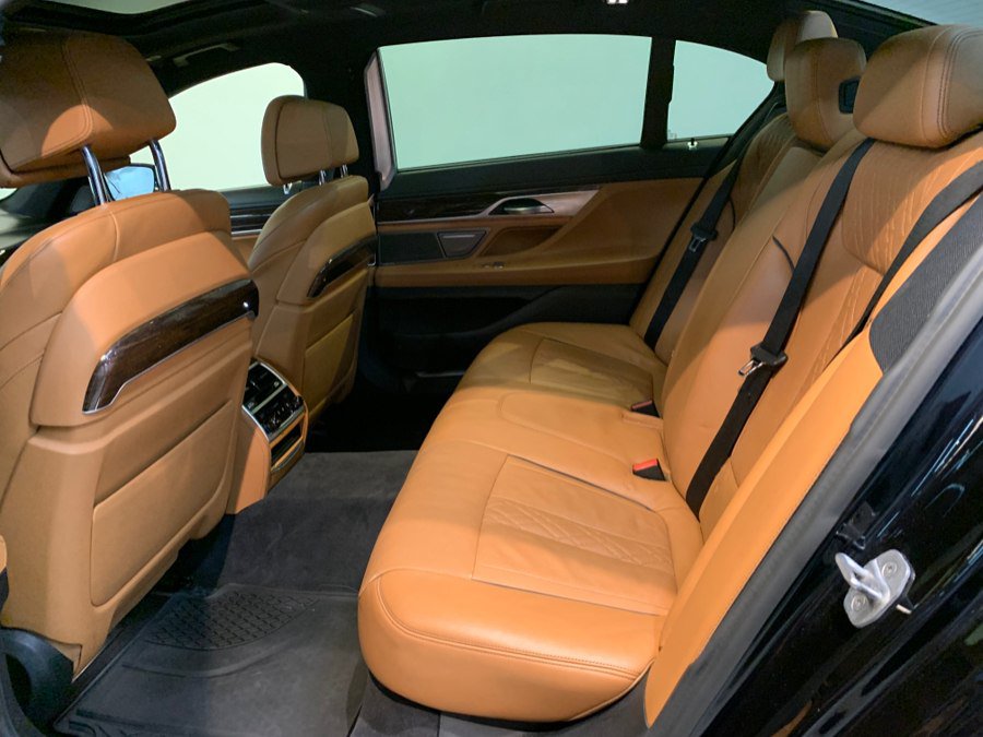 Used 2021 BMW 750i xDrive w/ Executive Package AWD/4WD image 69
