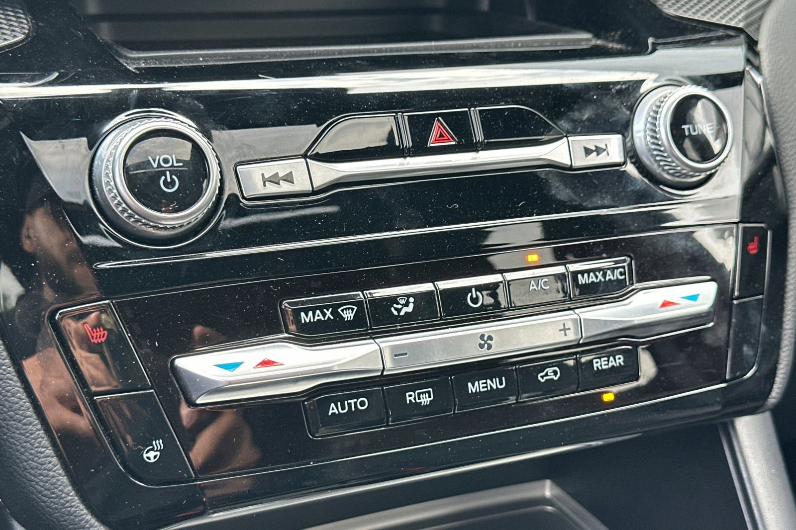 Used 2023 Ford Explorer ST-Line w/ Class IV Trailer Tow Package image 18