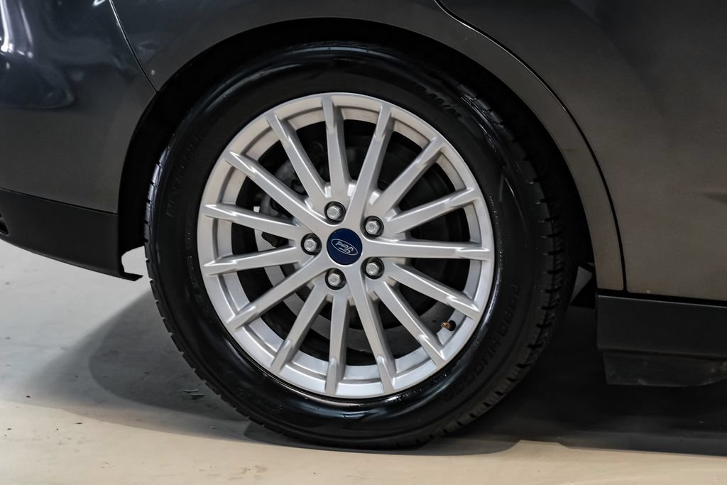 Used 2015 Ford C-MAX Energi SEL w/ Equipment Group 302A FWD image 52