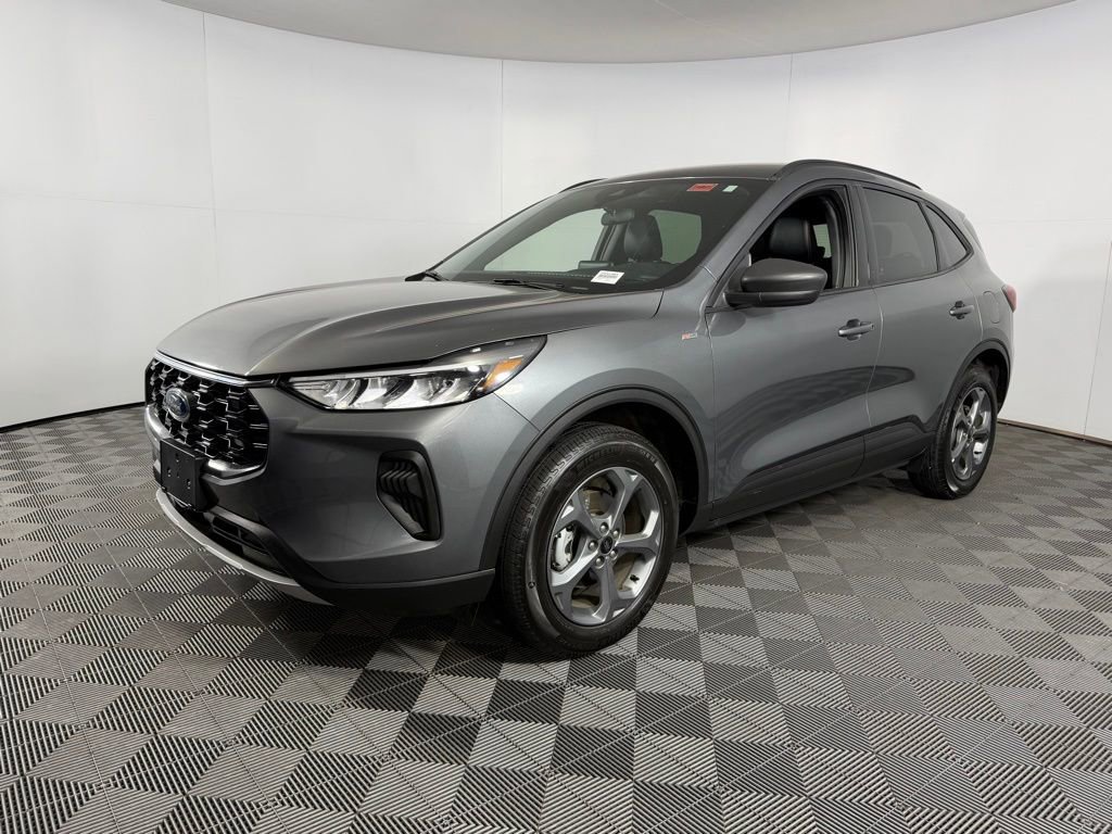 Used 2025 Ford Escape ST-Line AWD/4WD image 2