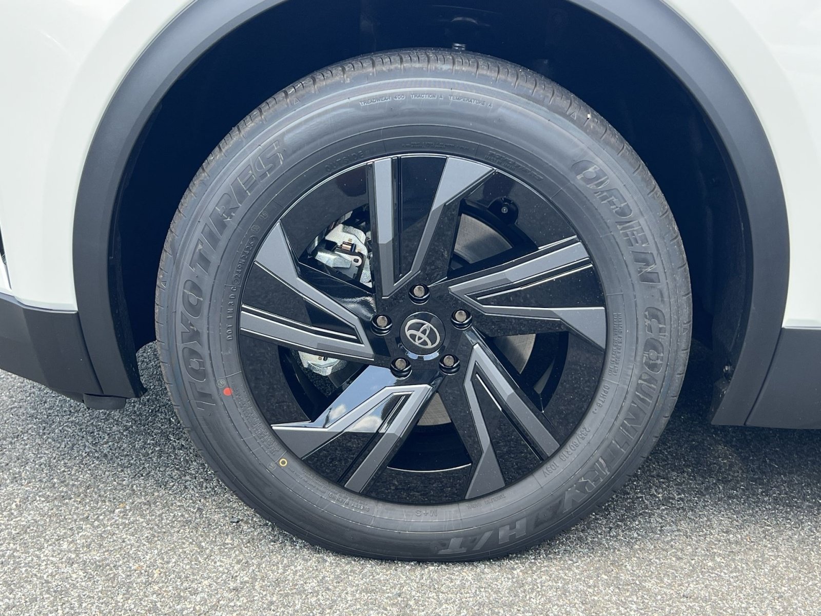New 2026 Toyota C-HR AWD/4WD image 5