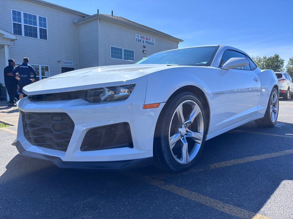 Used 2015 Chevrolet Camaro LT RWD image 2