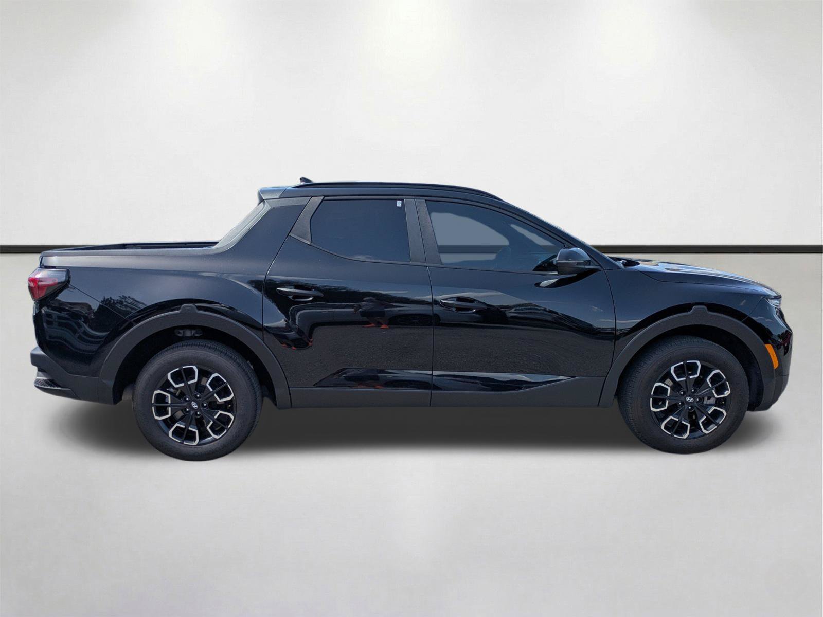 Used 2023 Hyundai Santa Cruz SEL w/ Activity Package FWD image 4