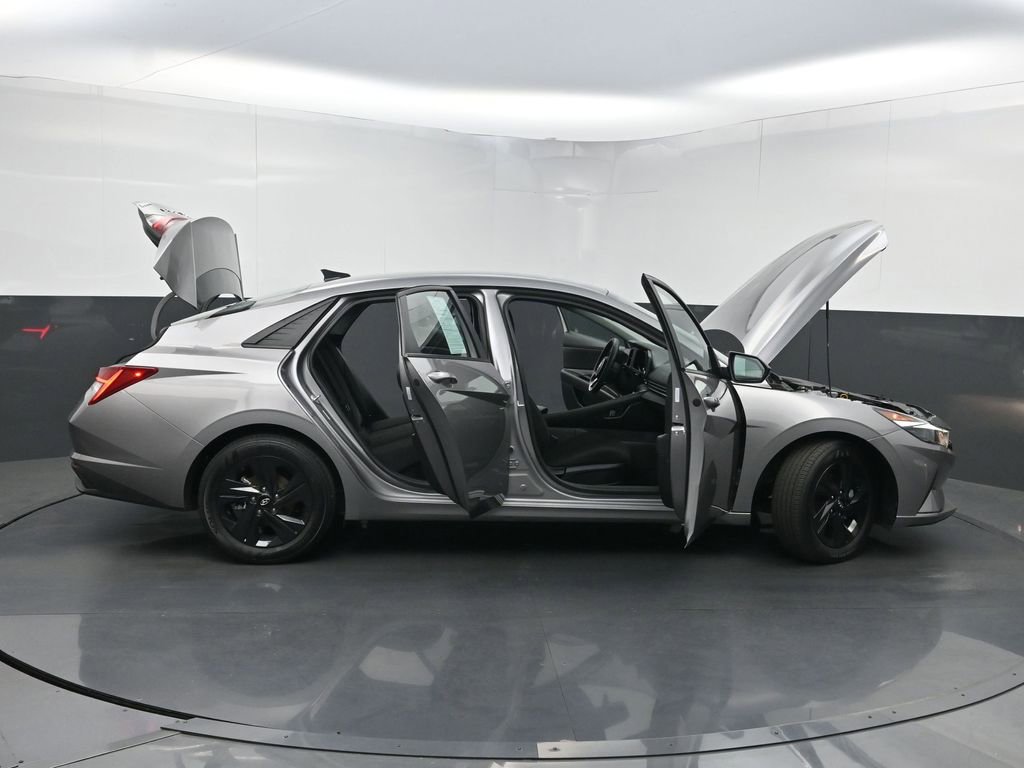 Used 2023 Hyundai Elantra Blue FWD image 33