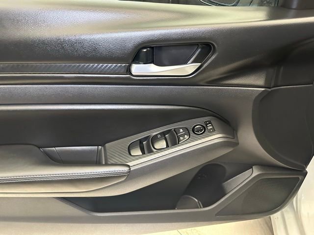 Used 2025 Nissan Altima 2.5 SV AWD/4WD image 22