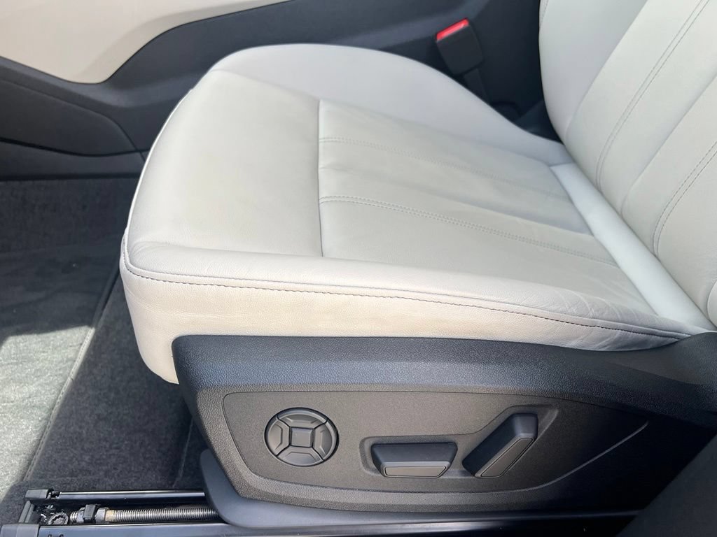 Used 2025 Audi Q6 e-tron Premium w/ Convenience Package RWD image 48