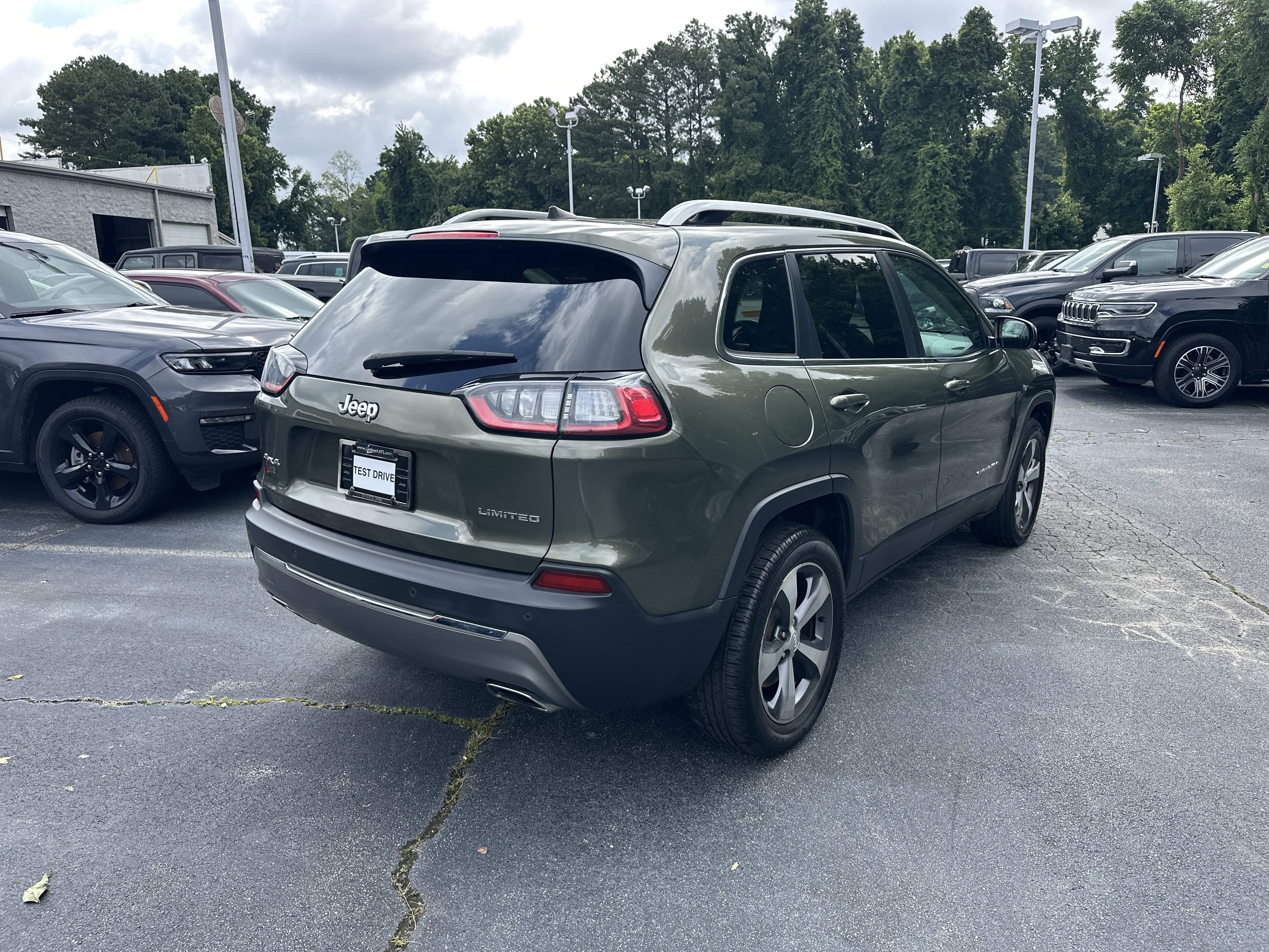Used 2020 Jeep Cherokee Limited AWD/4WD image 9