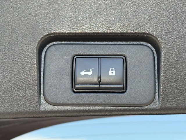 Used 2023 Nissan Rogue SL AWD/4WD image 15