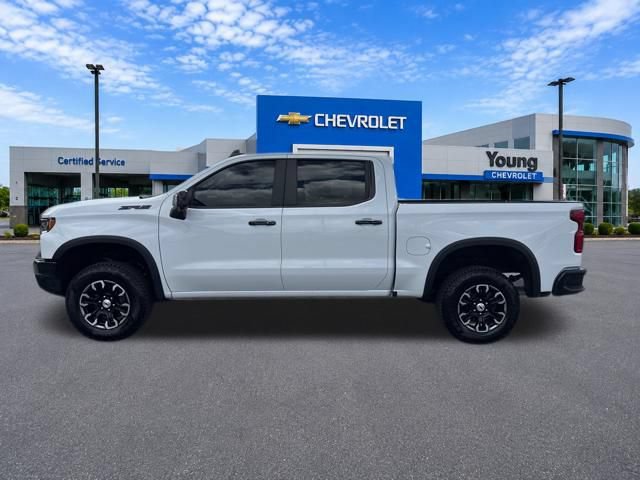 Used 2023 Chevrolet Silverado 1500 ZR2 w/ Technology Package AWD/4WD image 4