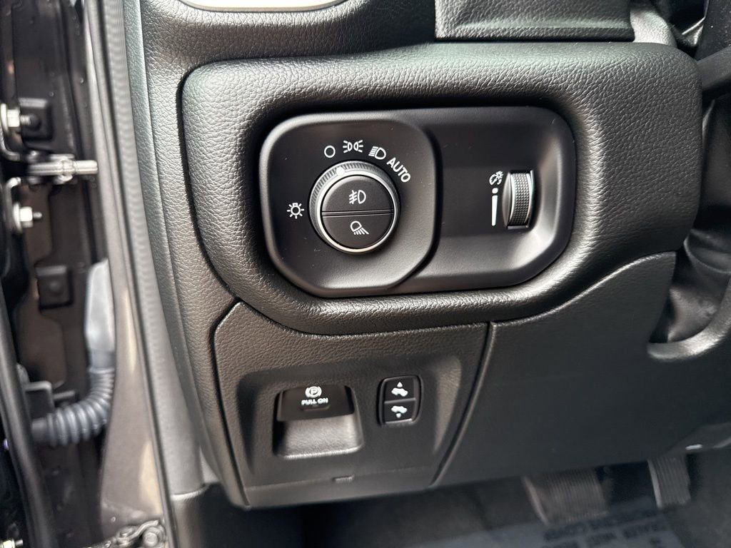 Used 2023 RAM 1500 Big Horn AWD/4WD image 17
