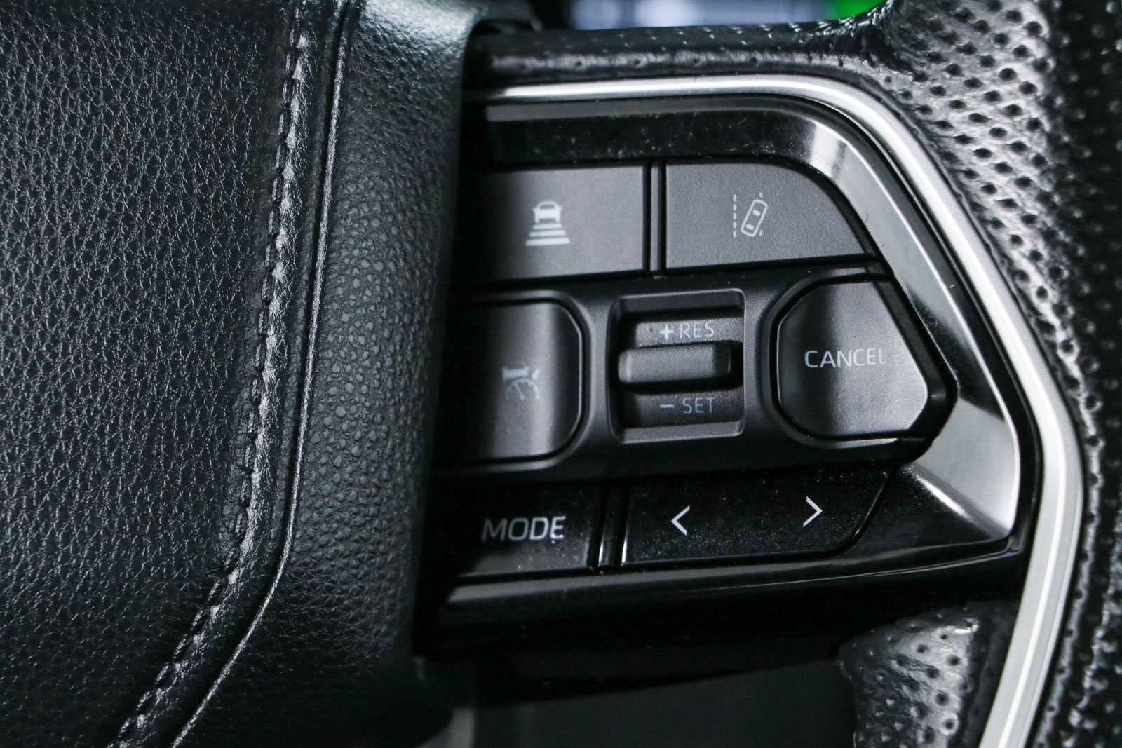 Used 2024 Toyota Sequoia Platinum AWD/4WD image 15