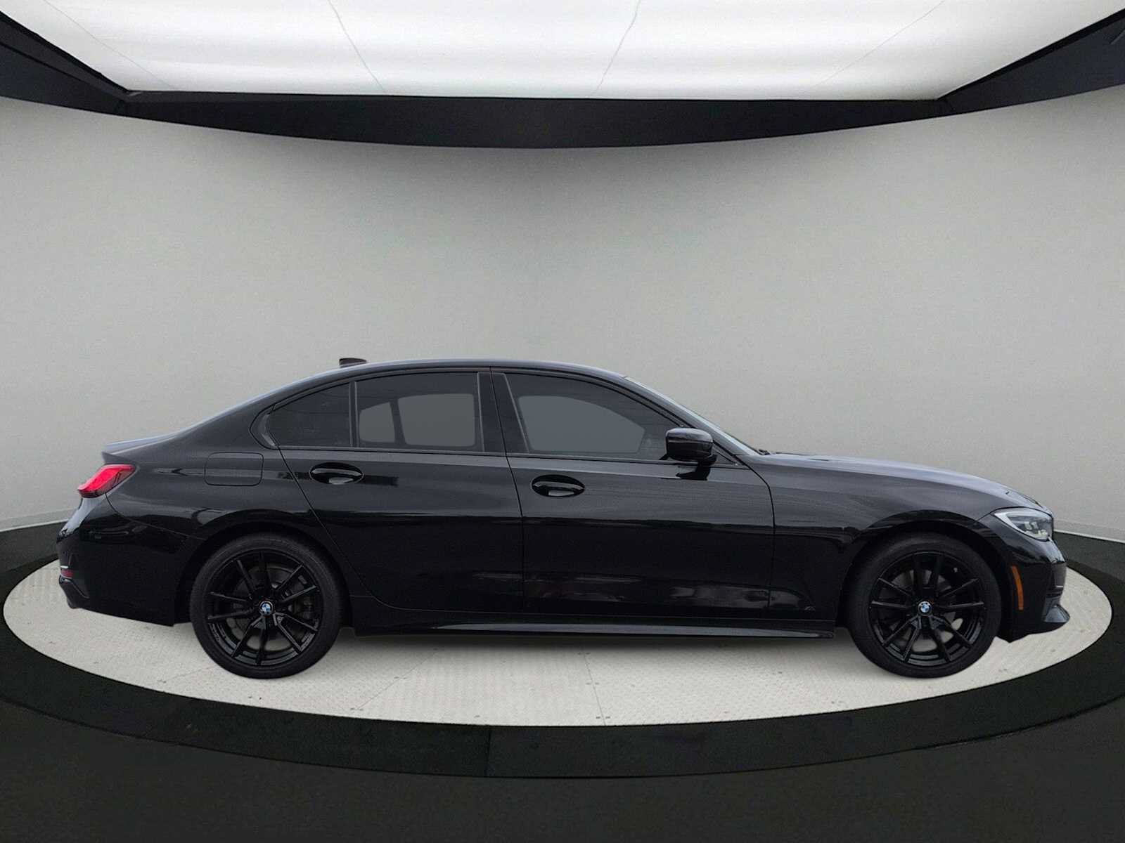 Used 2019 BMW 330i xDrive Sedan w/ Premium Package AWD/4WD image 9