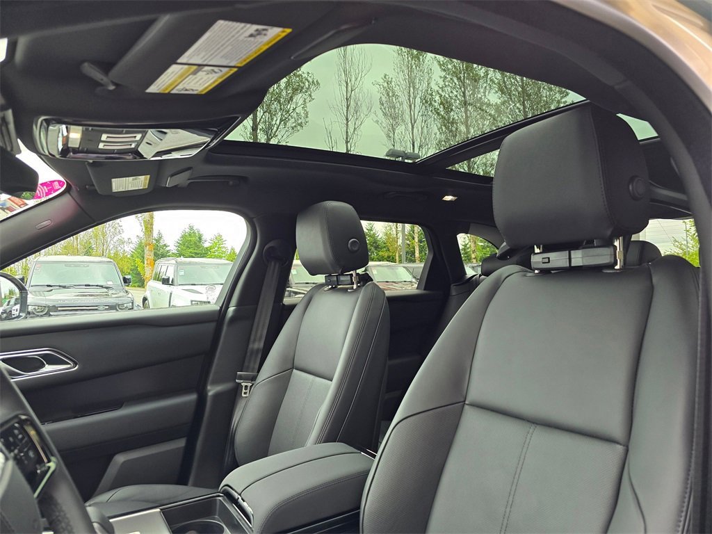 New 2026 Land Rover Range Rover Velar Dynamic SE image 24