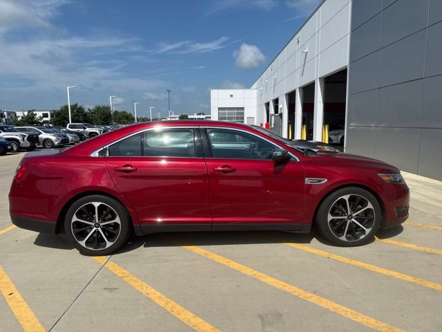 Used 2015 Ford Taurus Limited w/ Equipment Group 301A FWD image 2