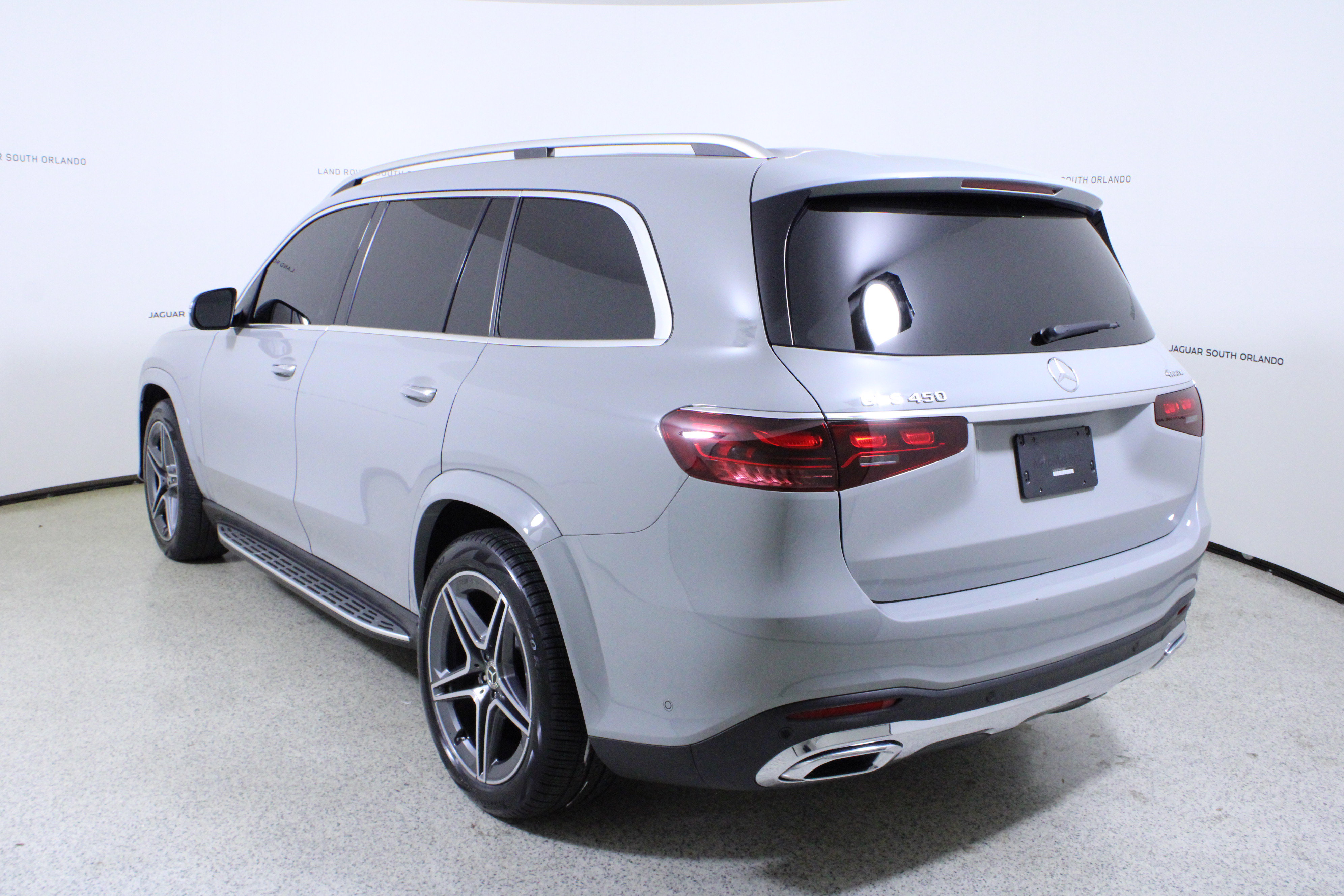 Used 2024 Mercedes-Benz GLS 450 4MATIC image 5