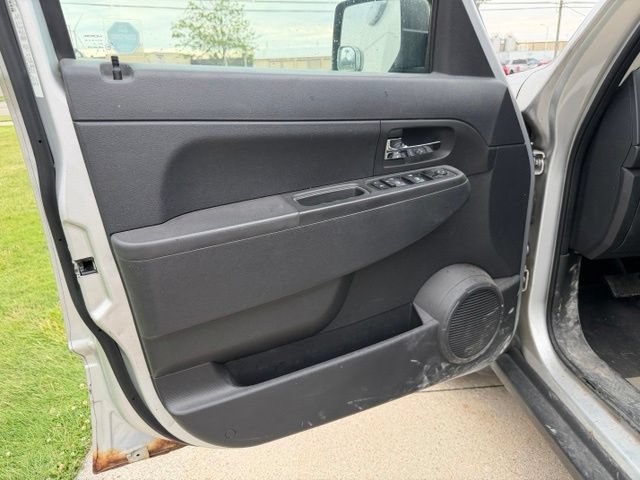 Used 2009 Jeep Liberty Sport w/ Popular Equipment Group AWD/4WD image 14