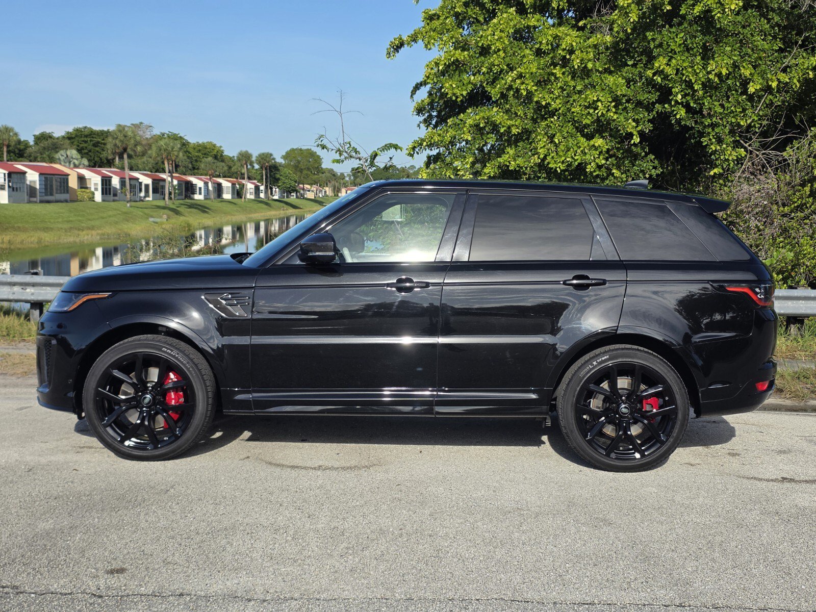 Used 2021 Land Rover Range Rover Sport SVR AWD/4WD image 7
