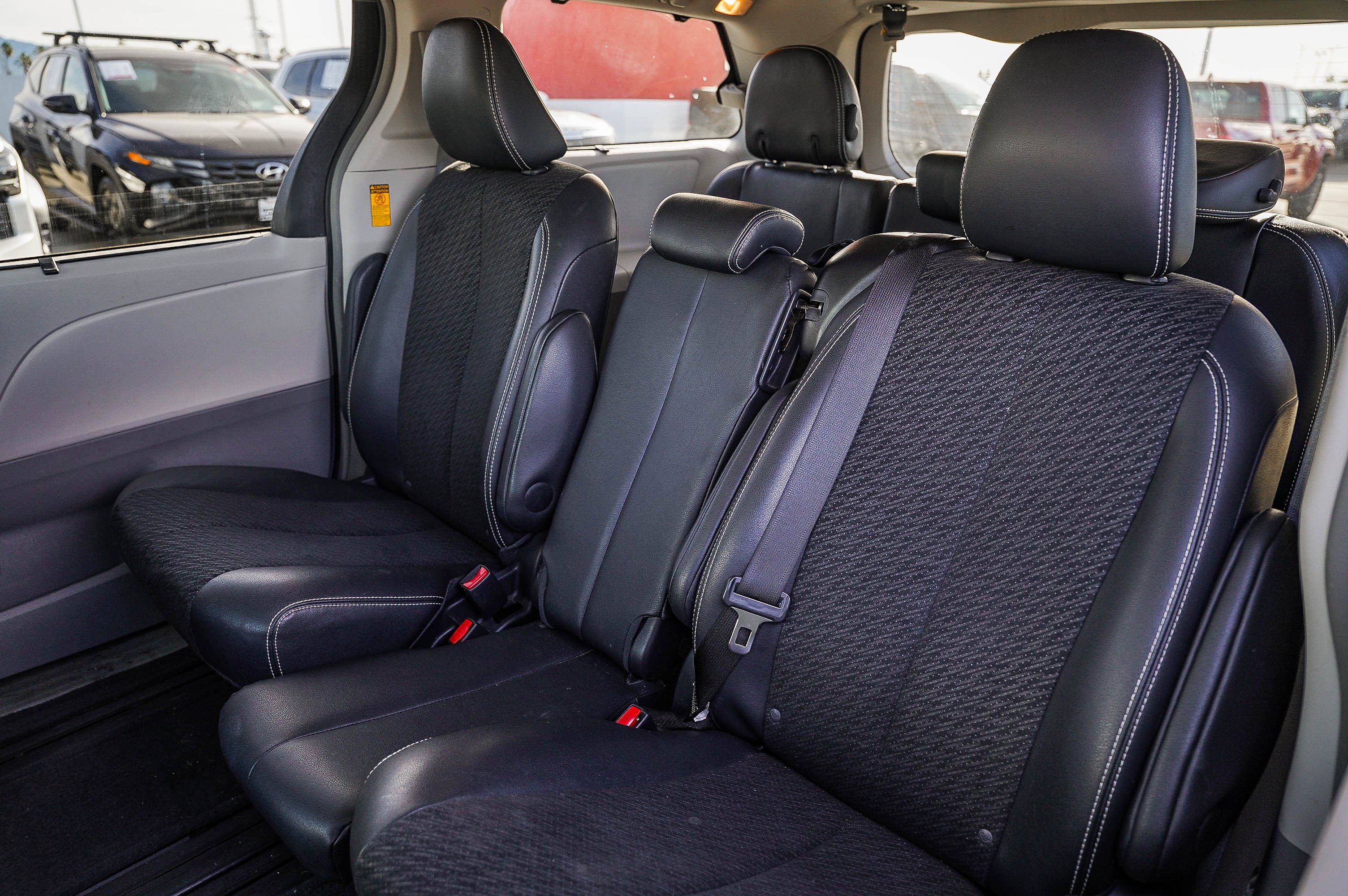 Used 2014 Toyota Sienna SE image 20