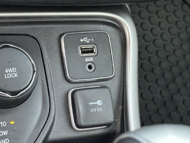 Used 2019 Jeep Compass Latitude w/ Popular Equipment Group AWD/4WD image 20