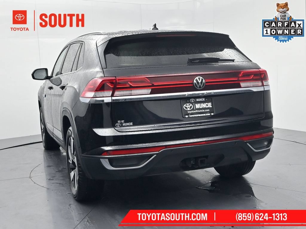 Used 2024 Volkswagen Atlas Cross Sport SE FWD image 6