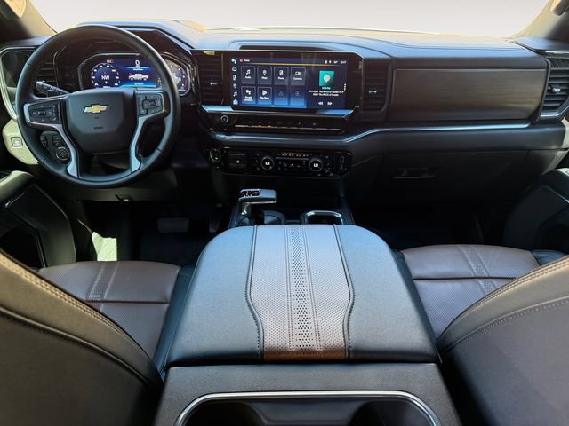 Certified 2025 Chevrolet Silverado 1500 High Country w/ Technology Package AWD/4WD image 10