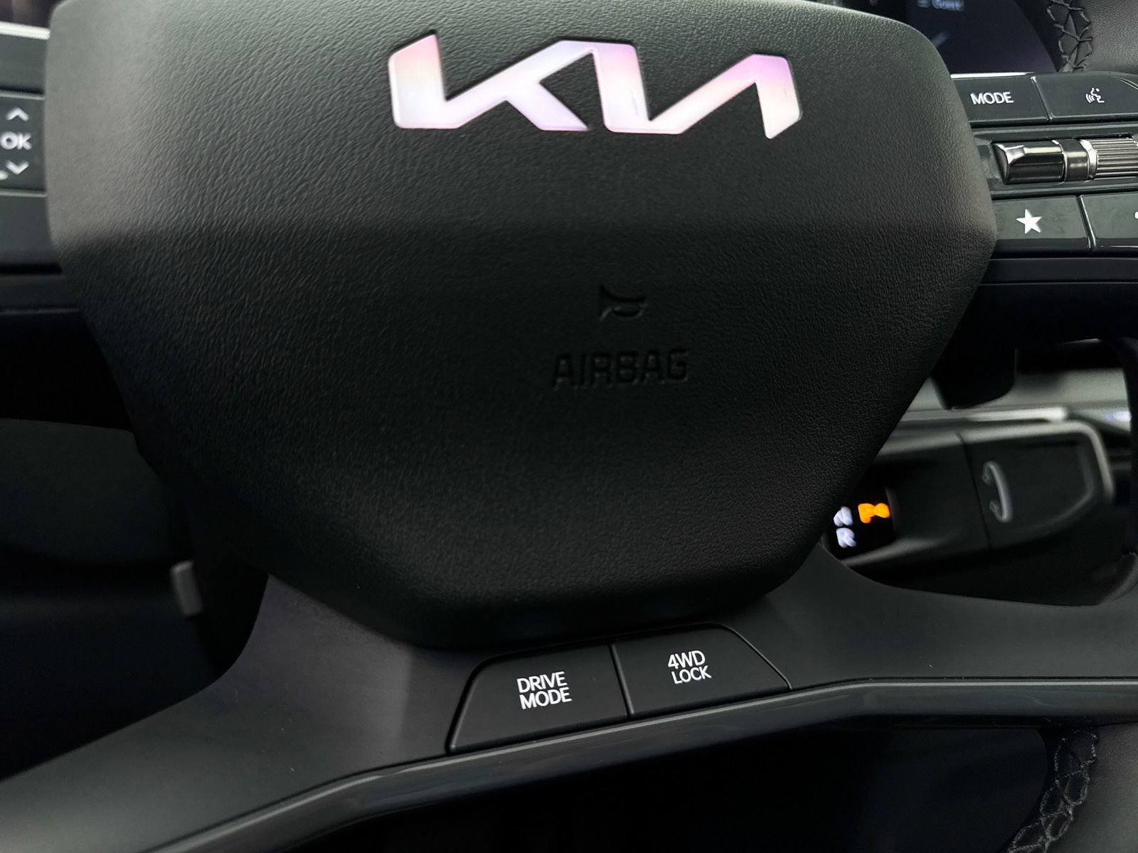 Used 2024 Kia EV9 Wind image 8