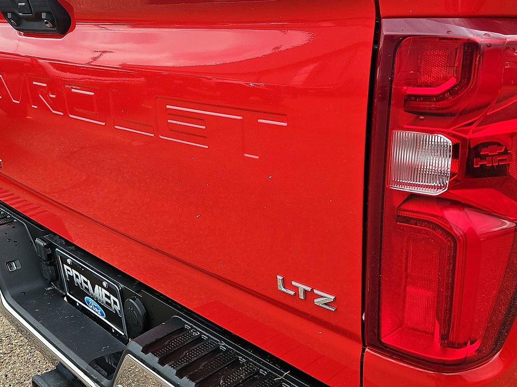 Used 2023 Chevrolet Silverado 3500 LTZ w/ LTZ Plus Package AWD/4WD image 15