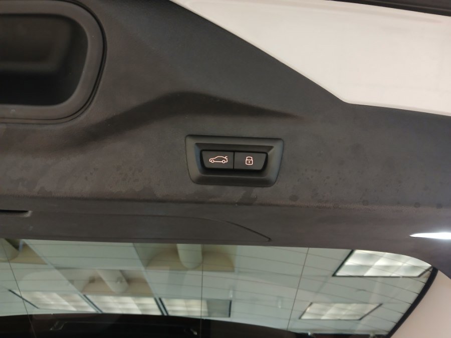 Used 2024 BMW X7 M60i w/ Executive Package image 9