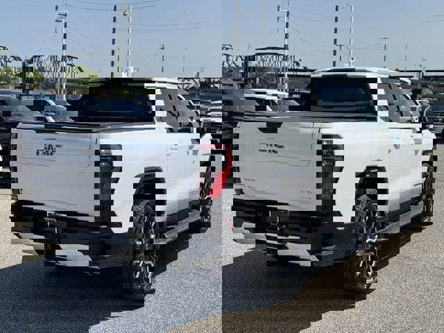 New 2025 GMC Sierra EV Denali image 5