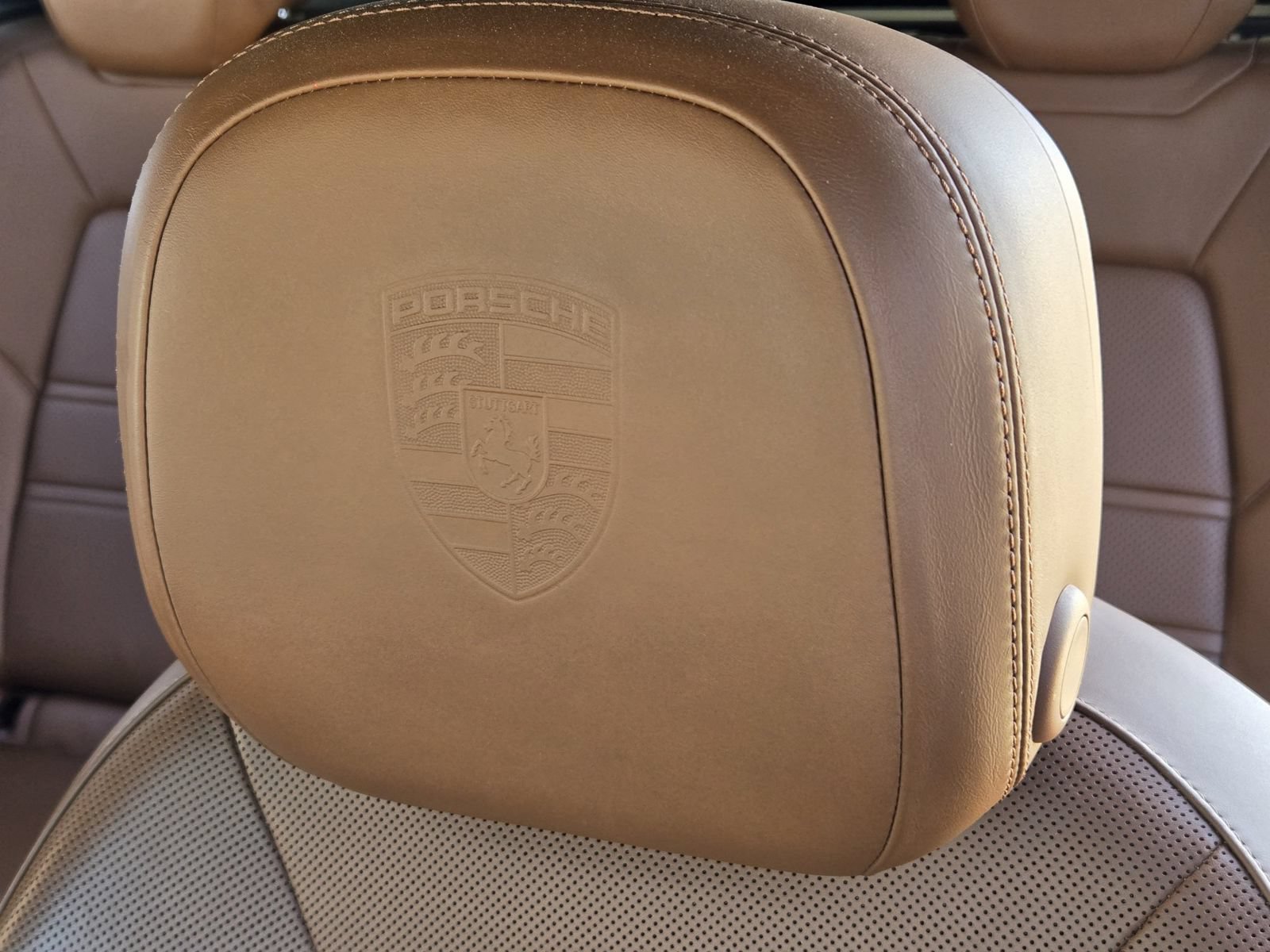 Used 2020 Porsche Cayenne S AWD/4WD image 25