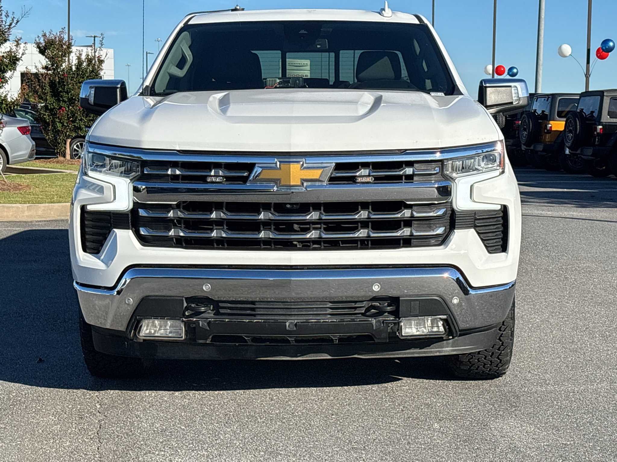 Used 2023 Chevrolet Silverado 1500 LTZ w/ LTZ Convenience Package II AWD/4WD image 2