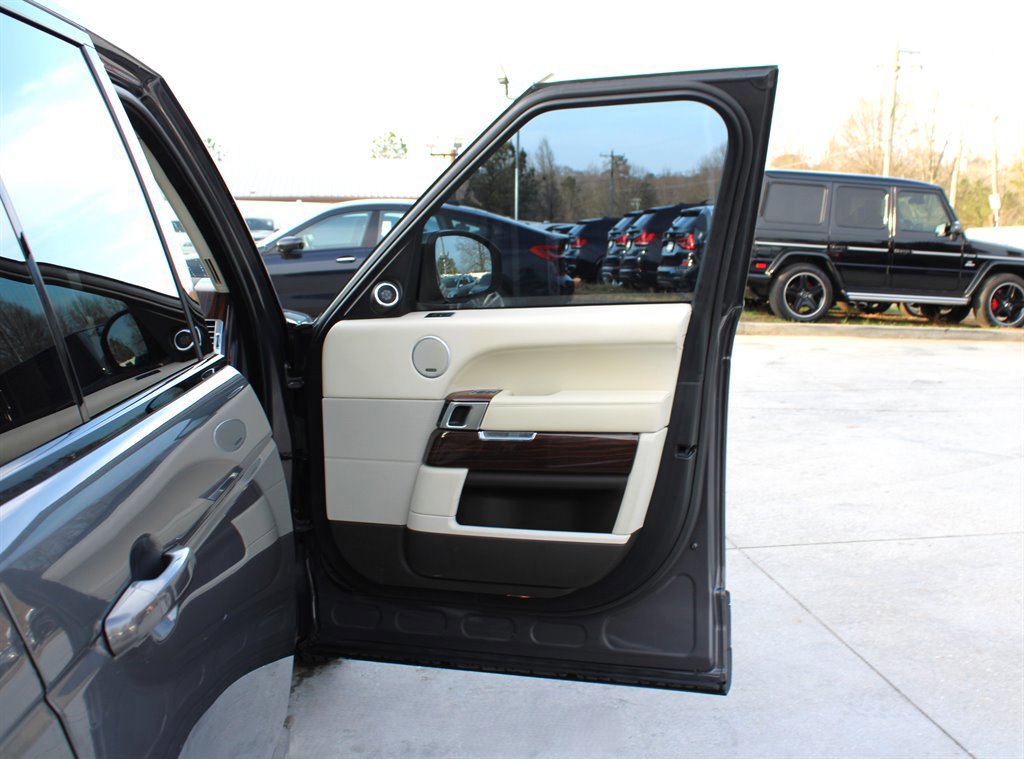 Used 2016 Land Rover Range Rover HSE image 43