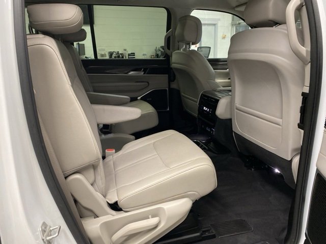 Used 2024 Jeep Wagoneer Series II image 35