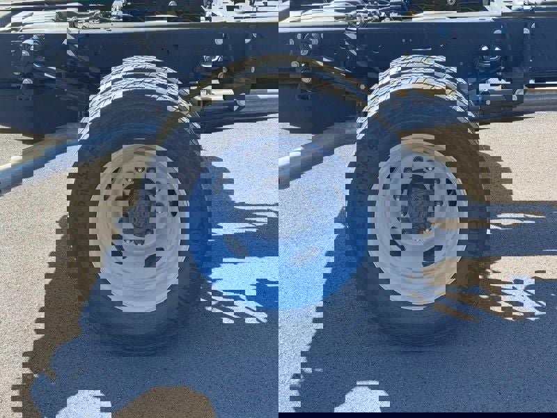 New 2025 Ford F550 4x4 Regular Cab Super Duty image 4