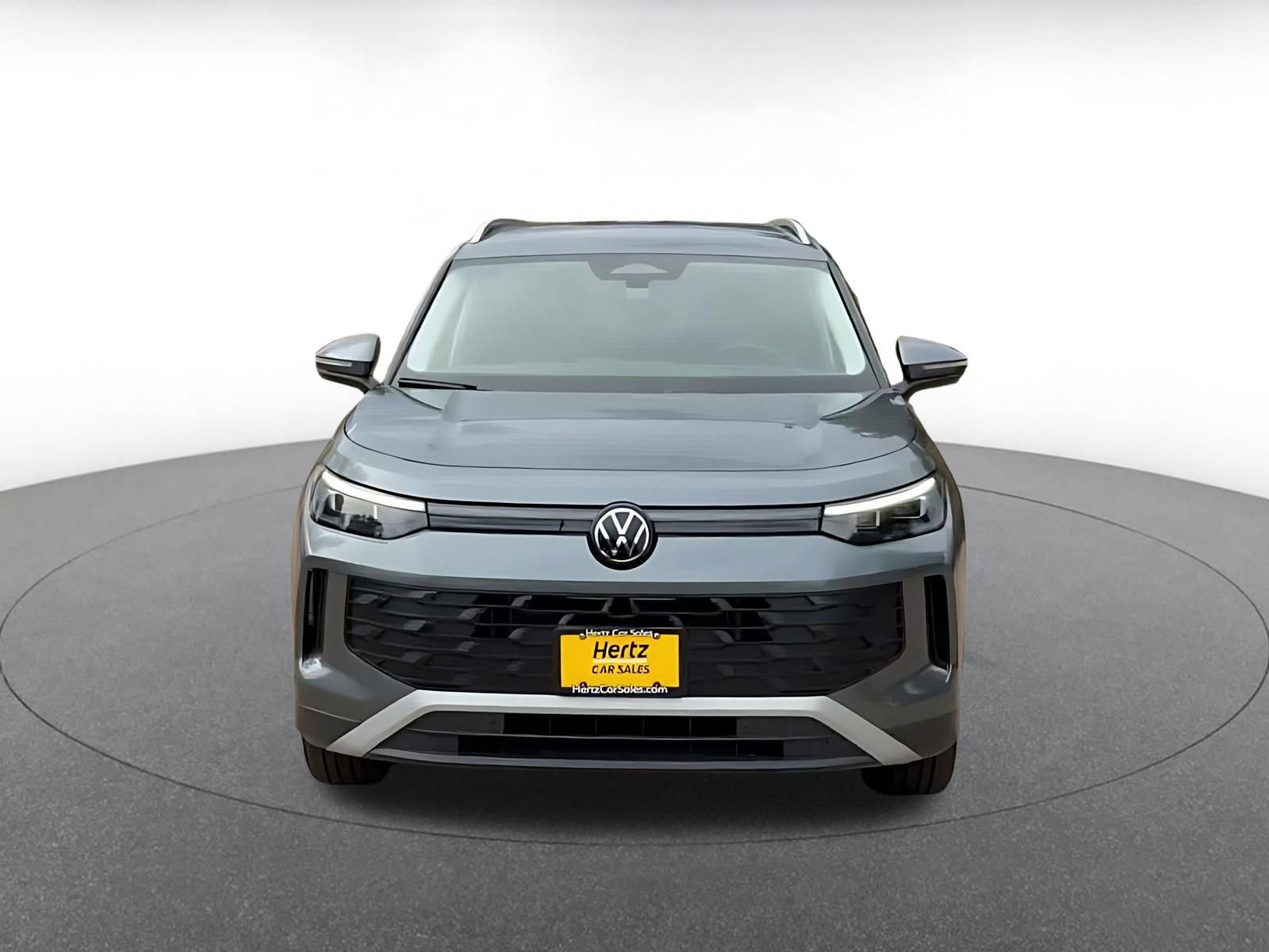 Used 2026 Volkswagen Tiguan SE AWD/4WD image 4