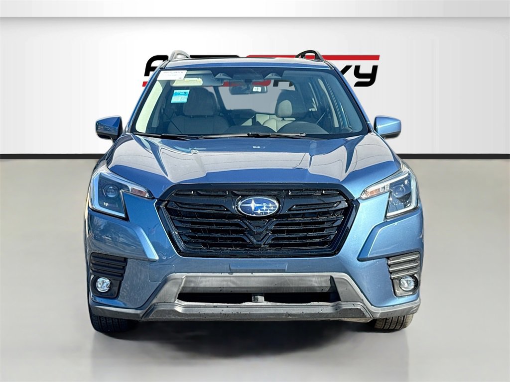 Used 2024 Subaru Forester Premium image 2