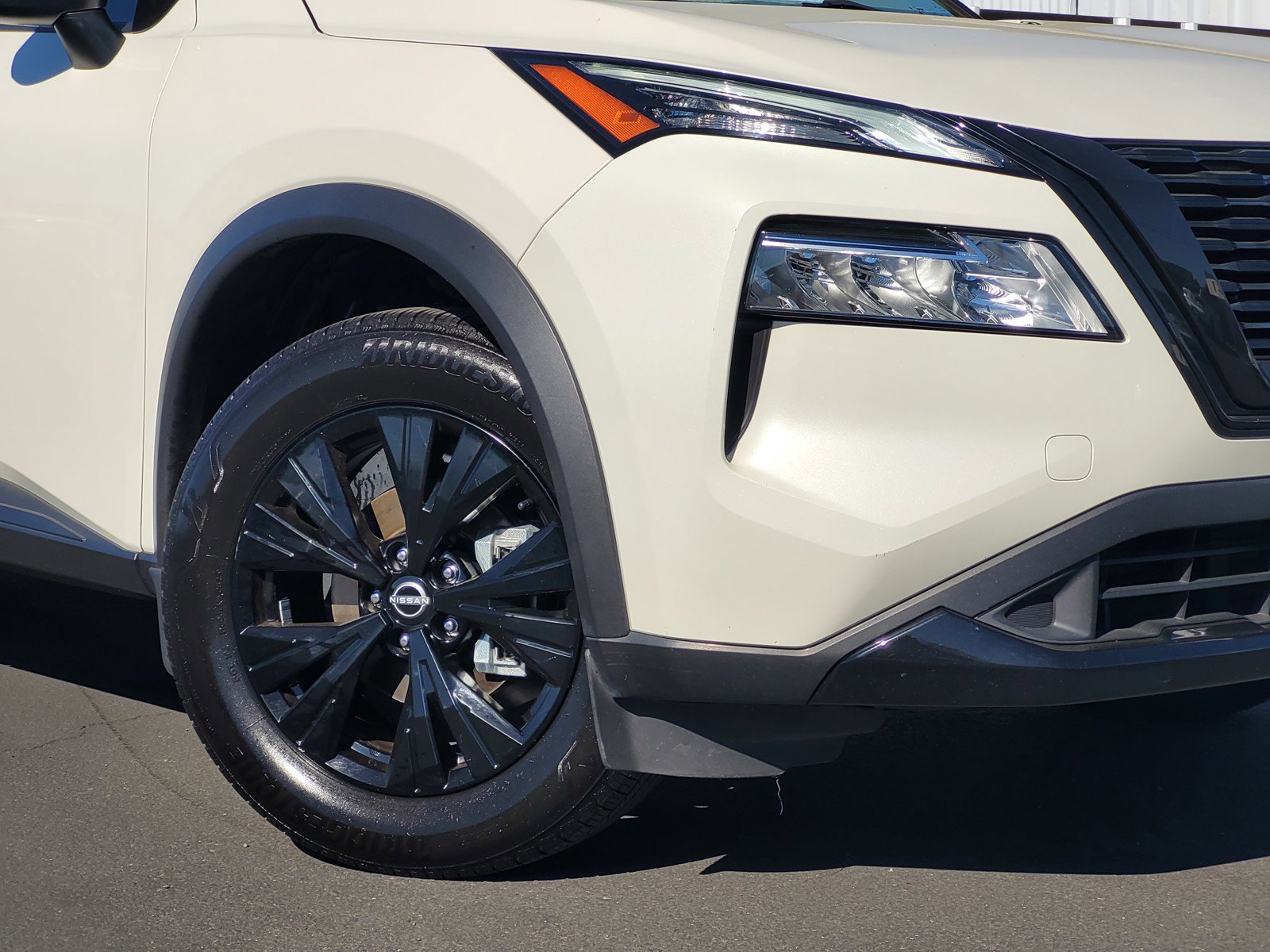 Certified 2023 Nissan Rogue SV w/ SV Premium B Package image 3