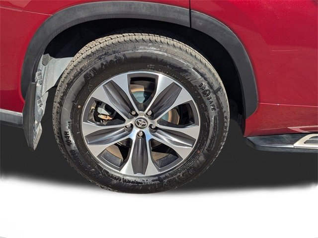 Used 2020 Toyota Highlander XLE image 11