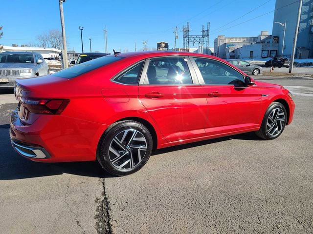 Used 2023 Volkswagen Jetta SEL image 6