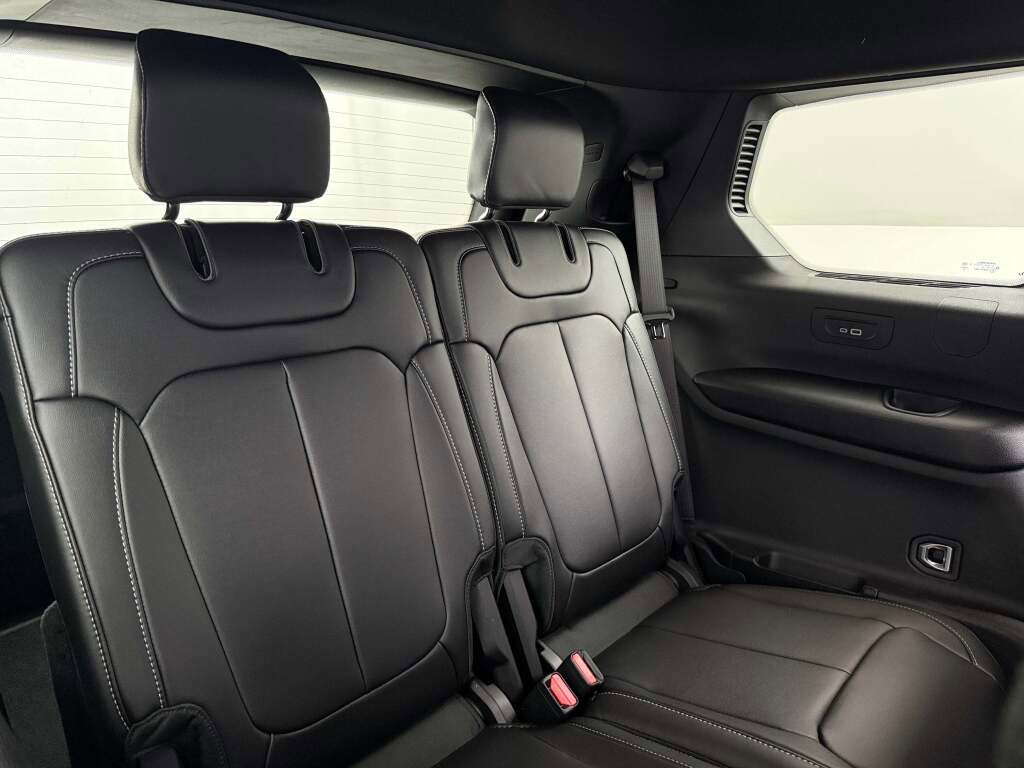 New 2025 Jeep Grand Cherokee L Limited image 36