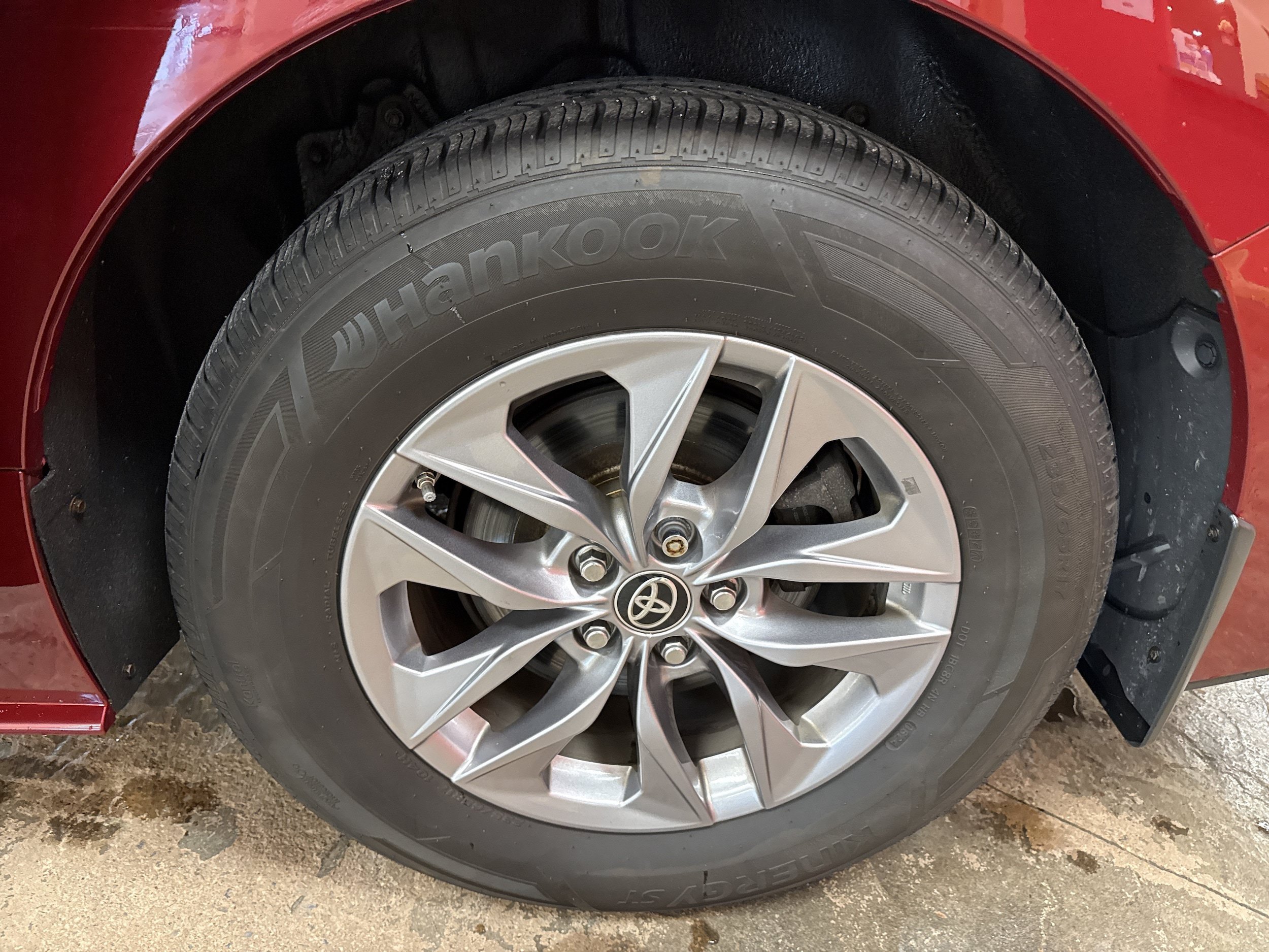 Used 2021 Toyota Sienna XLE w/ XLE Plus Package FWD image 10