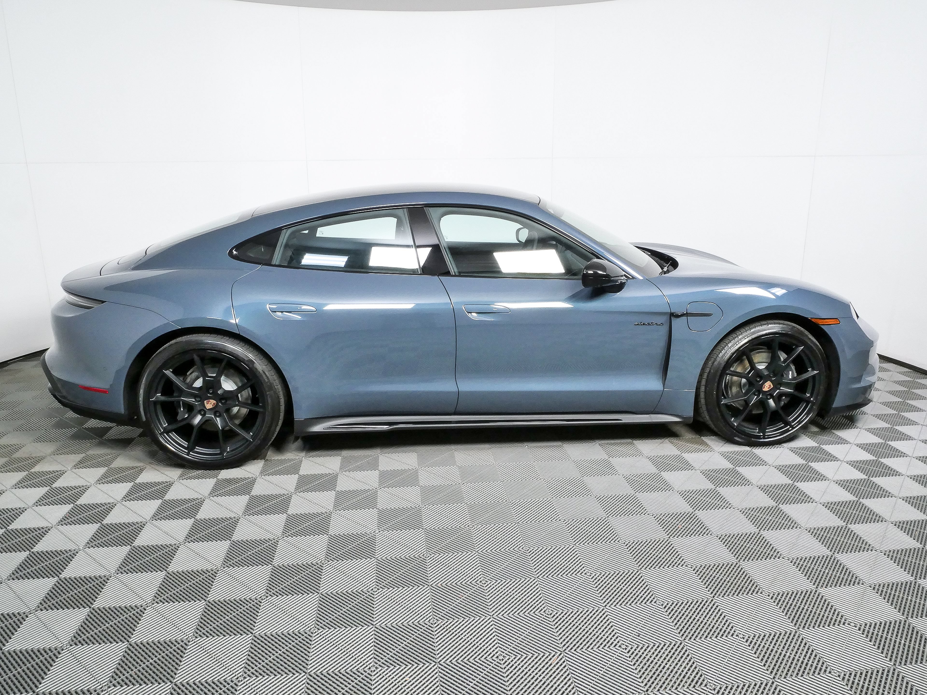 New 2026 Porsche Taycan RWD image 27