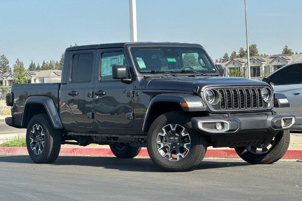 New 2026 Jeep Gladiator Sport AWD/4WD image 2